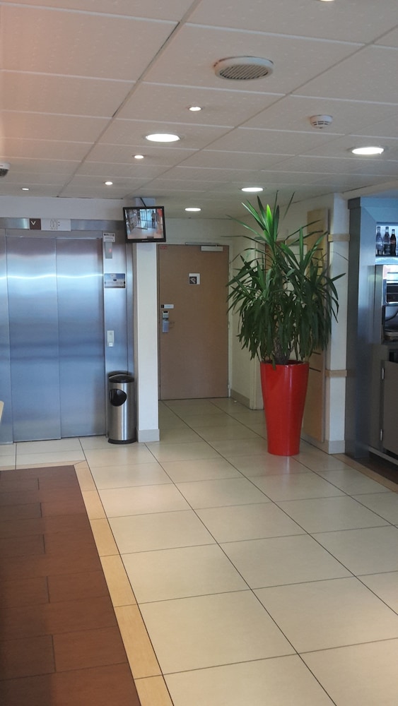 Ibis Etampes 10/69