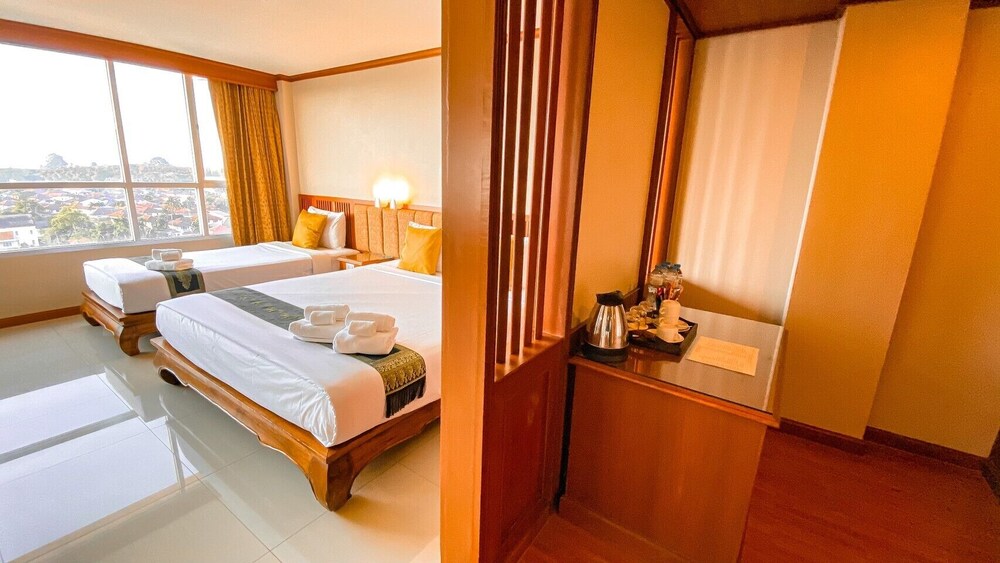 K Park Grand Hotel 33/76