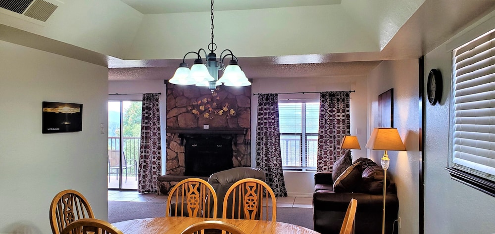 High Sierra Condominiums 37/67