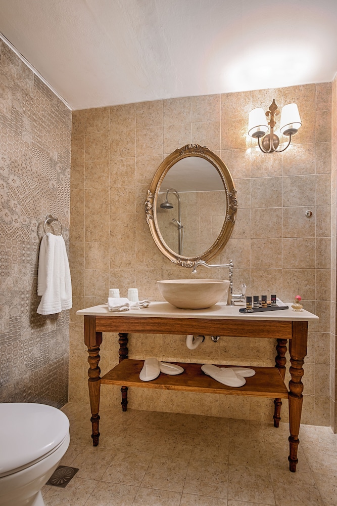 SPERVERI BOUTIQUE HOTEL 68/77