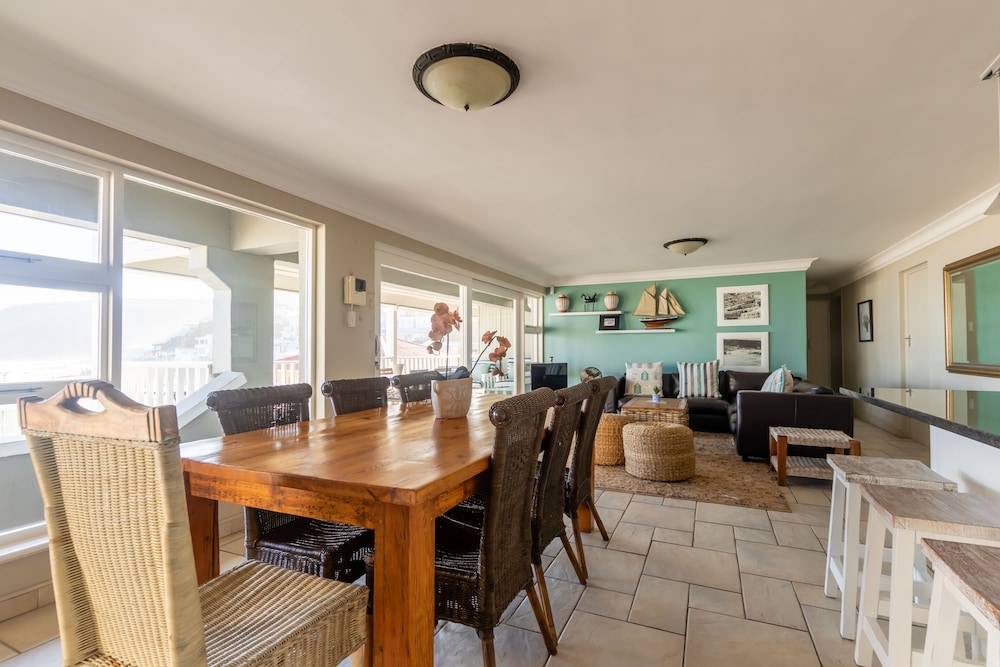 Dutton's Cove Guesthouse 29/50
