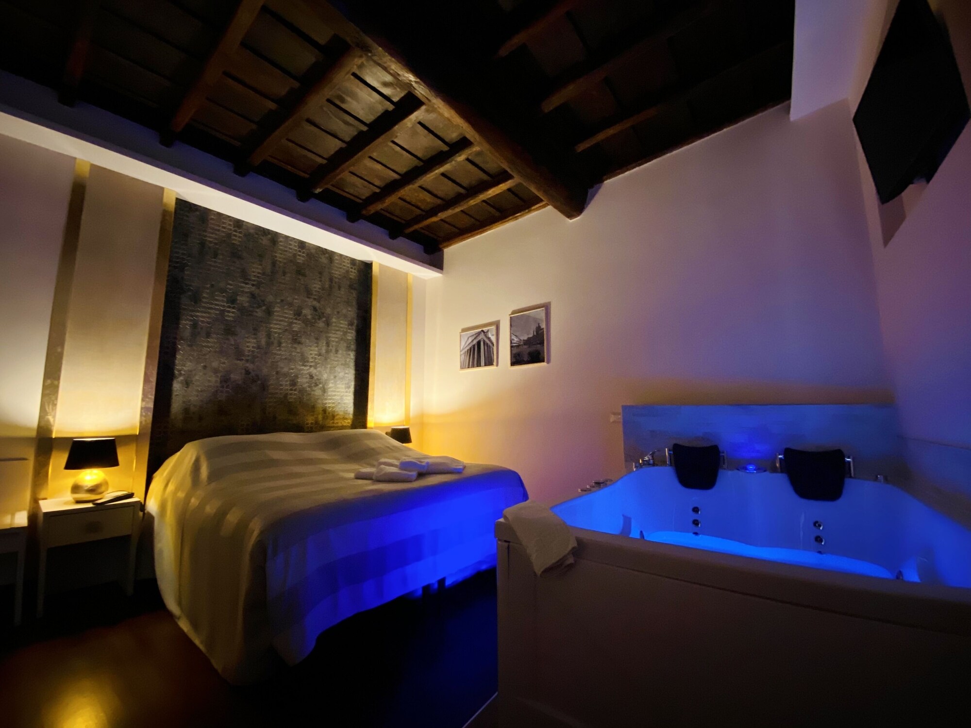 EXCLUSIVE, STUDIO, SUITE