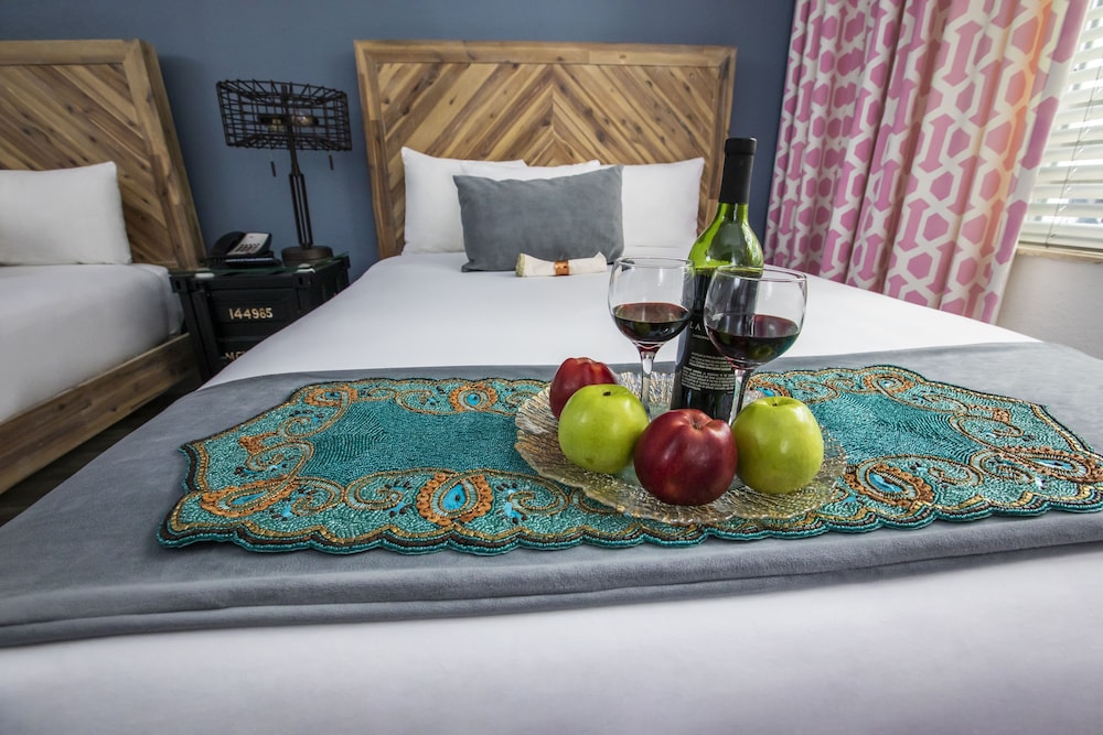 Whitelaw Hotel 35/59