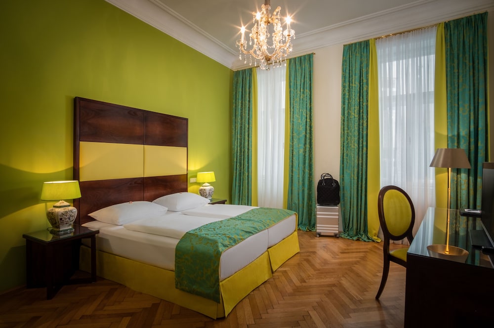 COMFORT, SUITE, DOUBLE BED, SOFA