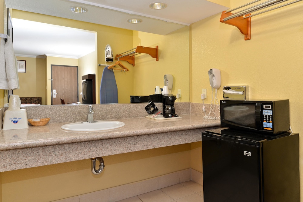 Americas Best Value Inn Pasadena Arcadia 18/20