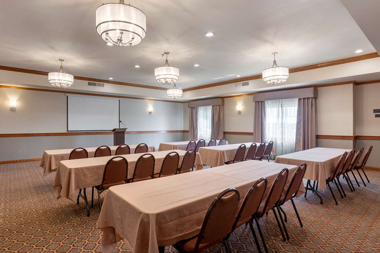 Best Western Plus Capital Inn 40/48