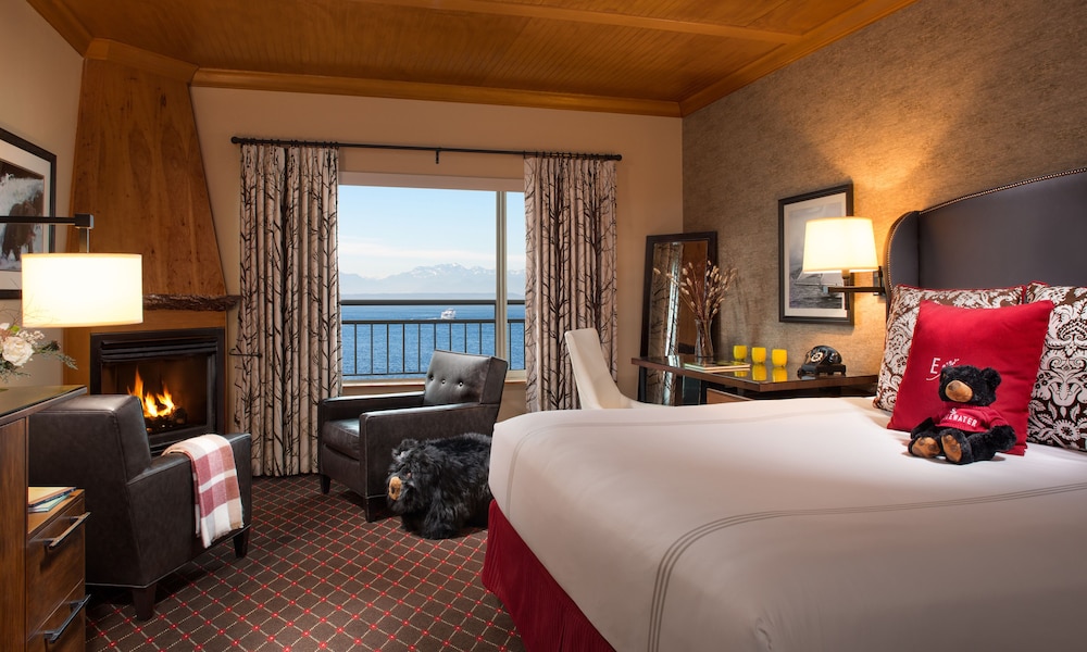 The Edgewater Hotel 8/50