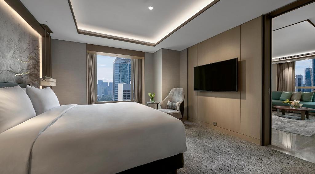 Diplomat, Suite, King Bed