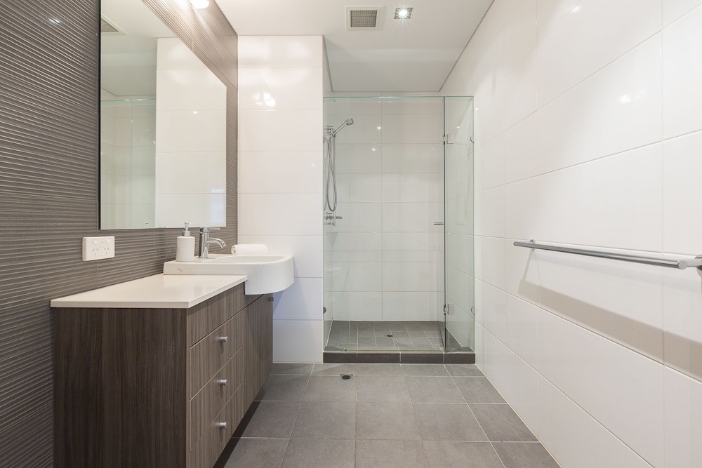 Gallery Suites 48/48