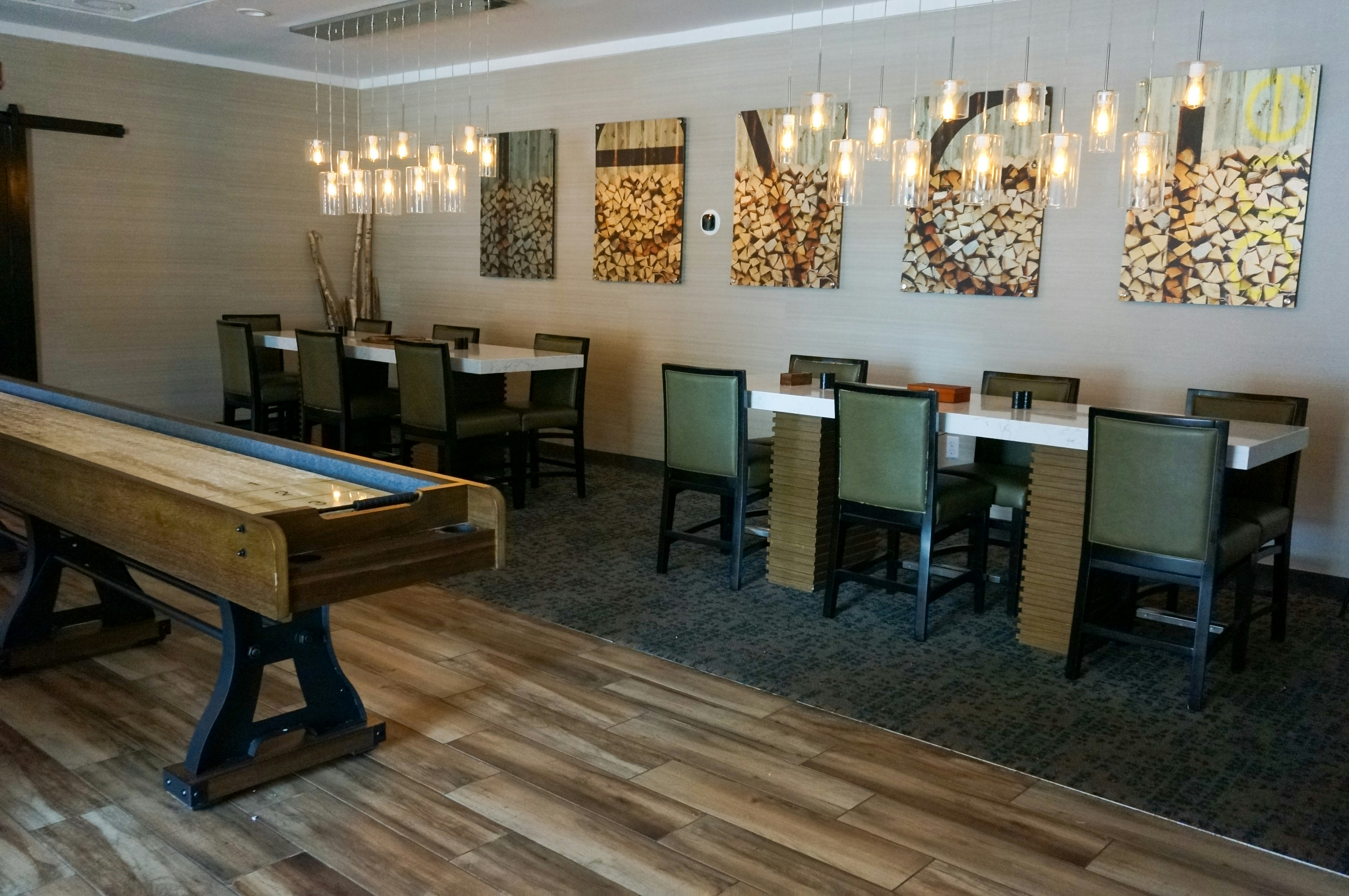 Doubletree By Hilton Neenah 27/47
