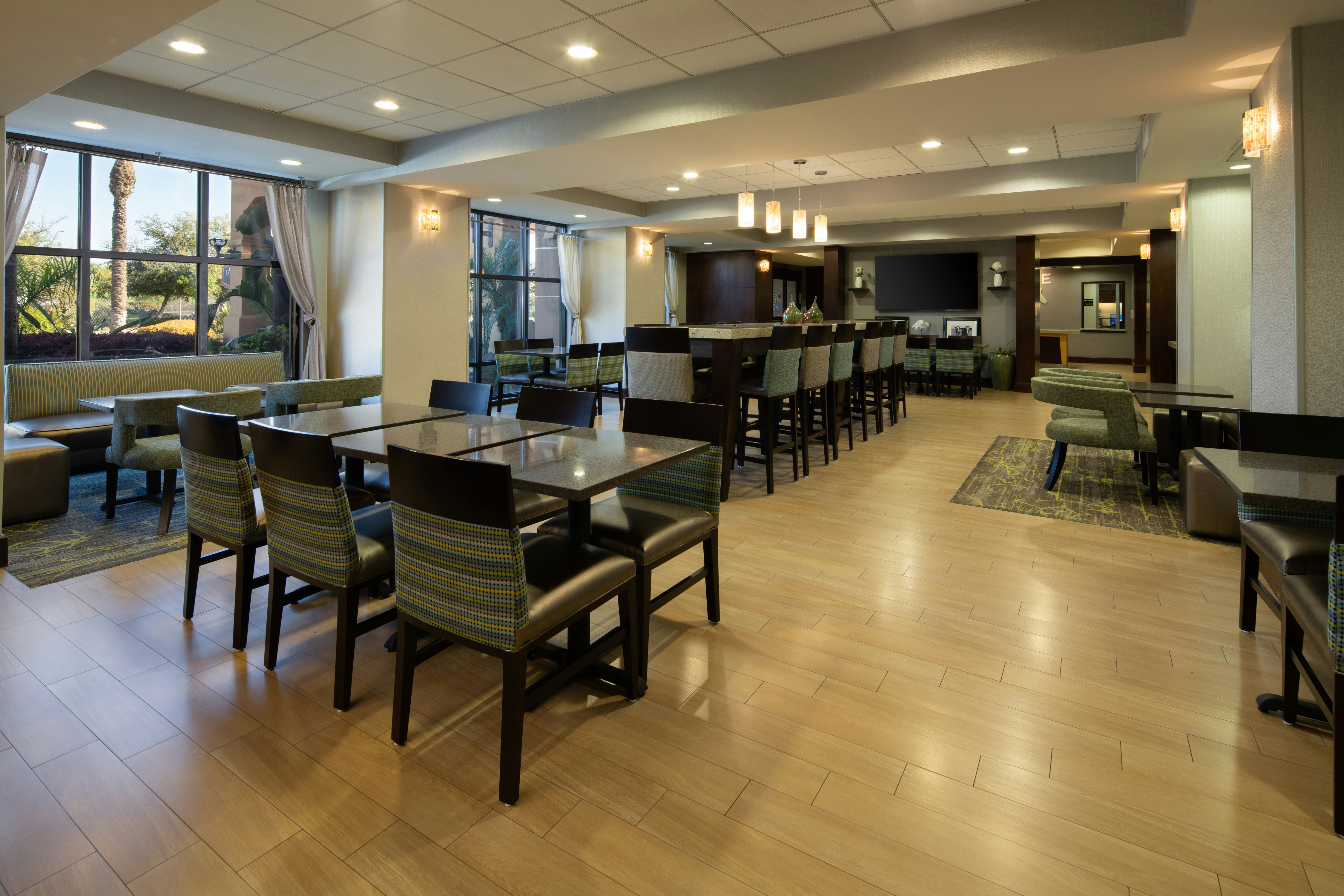 Hampton Inn Visalia 34/47
