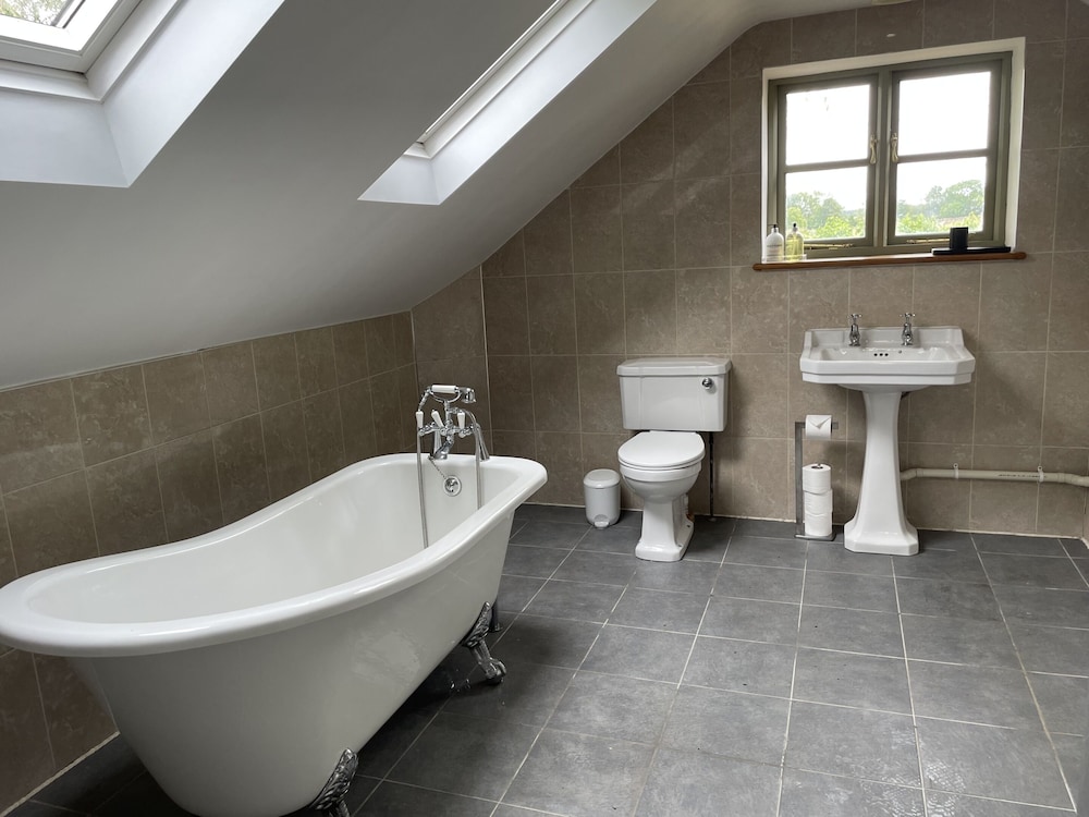 The Plough Bed and Breakfast 18/22