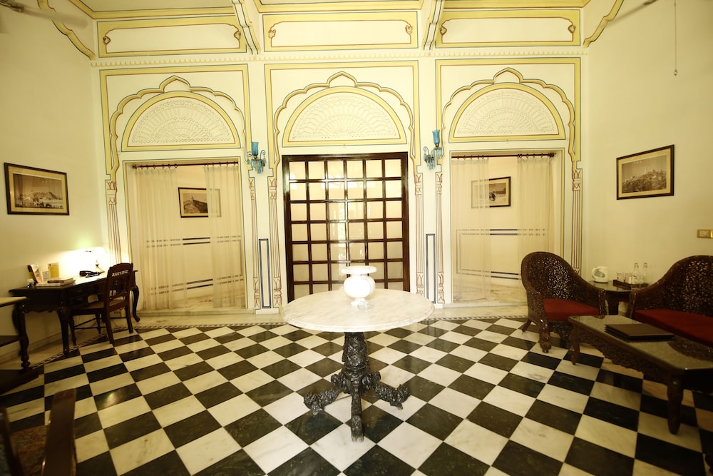NARAIN NIWAS PALACE 9/49