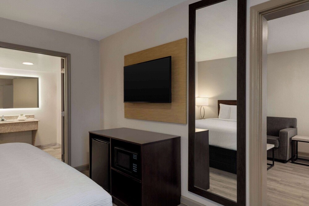Baymont by Wyndham Emporia VA 18/39