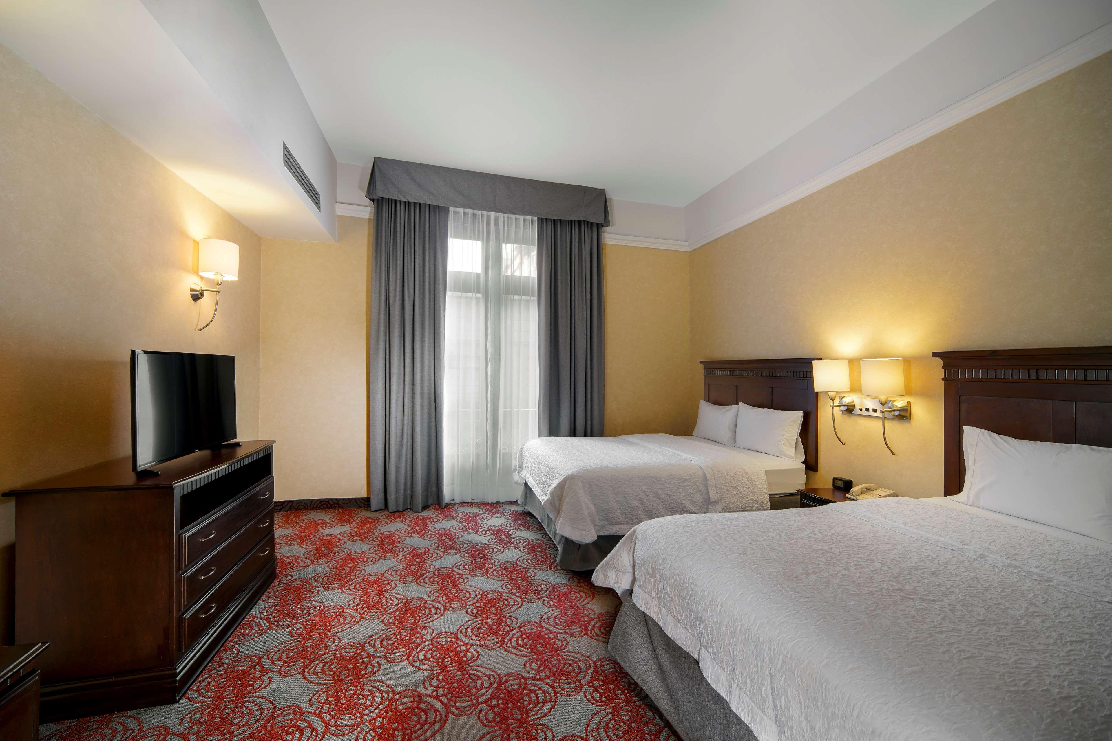 1 BEDROOM, SUITE, 2 QUEEN BEDS, SOFA