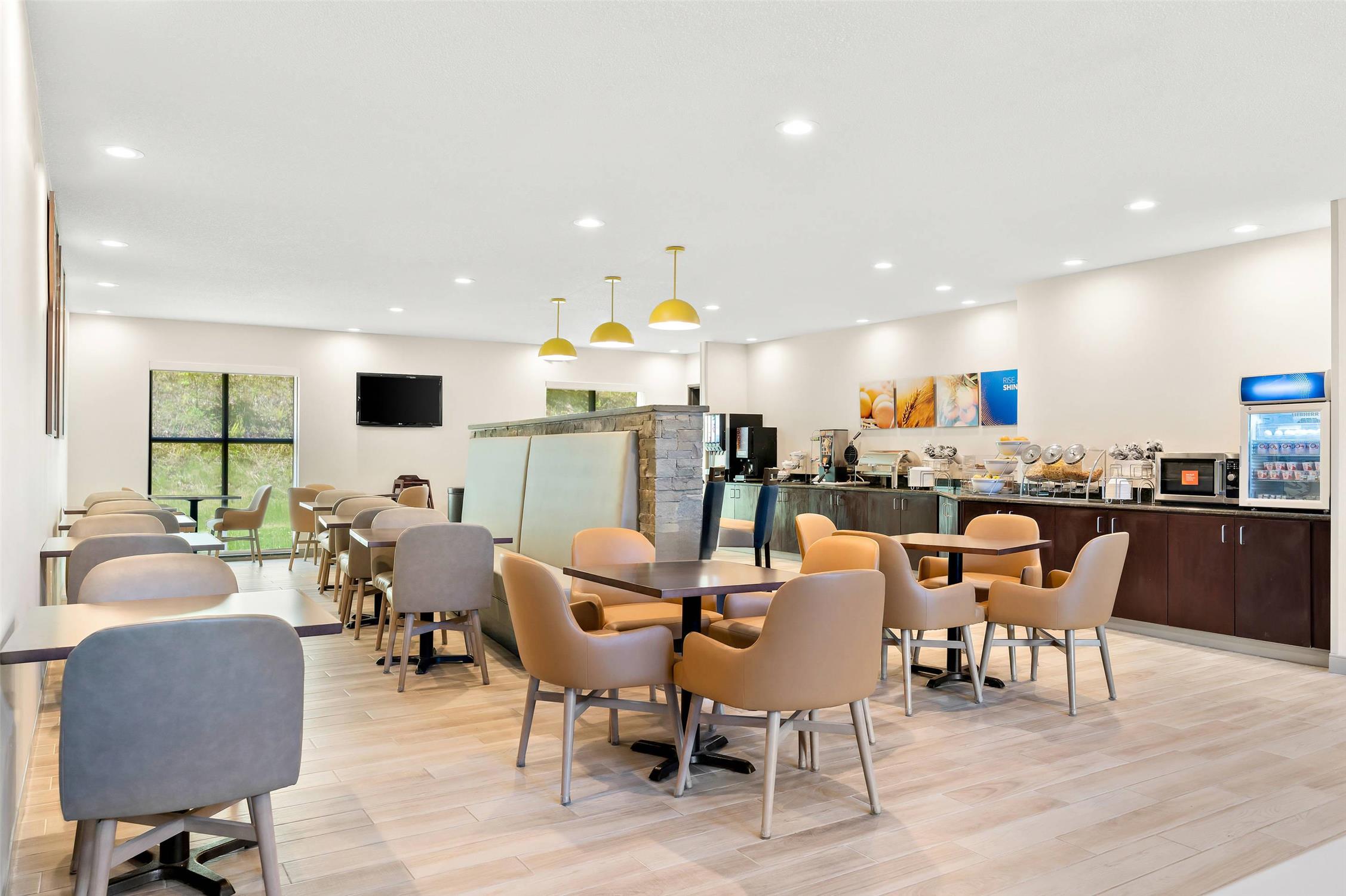 Comfort Inn & Suites Tunkhannock 20/25