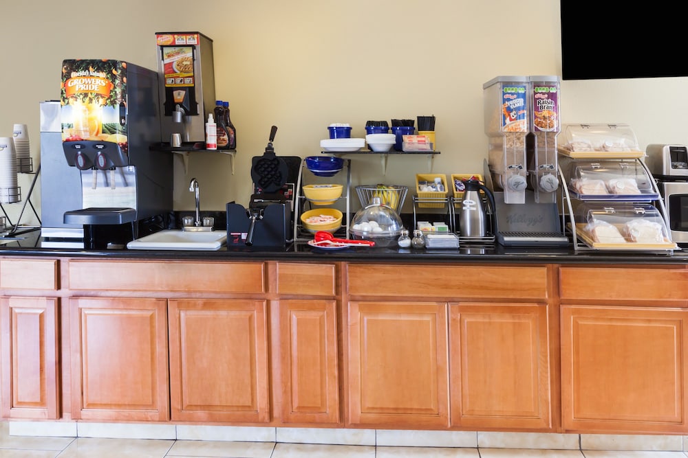Days Inn by Wyndham Houston East 7/29