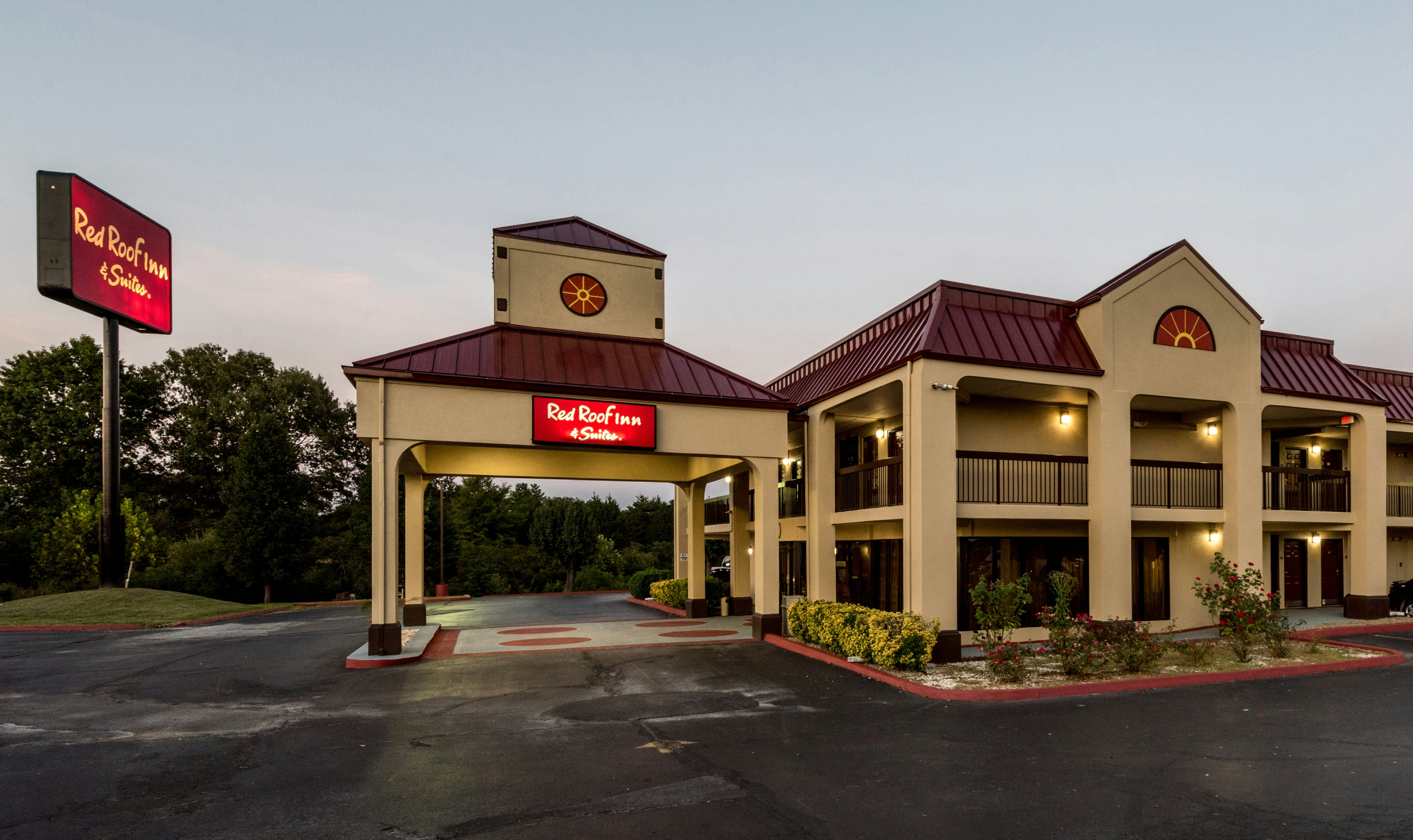 Red Roof Inn & Suites Clinton 39/41