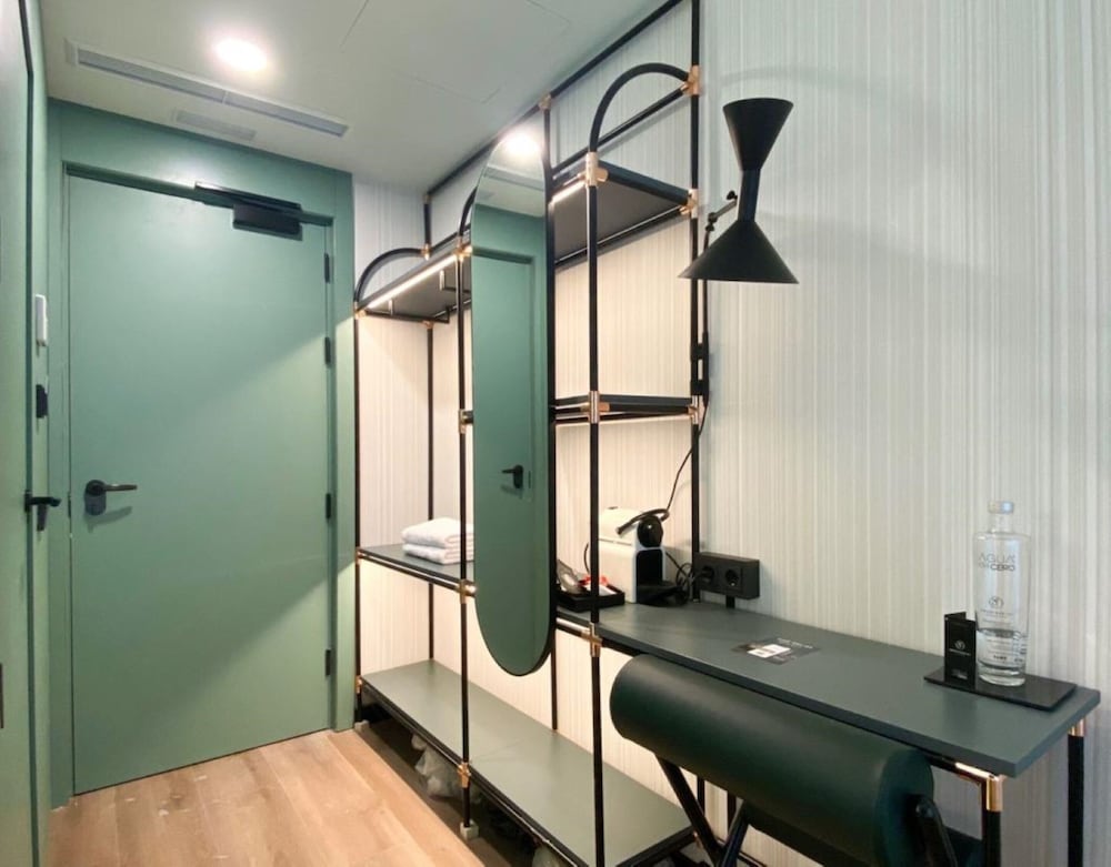 Akeah Hotel Gran Via - Adults Only 33/50