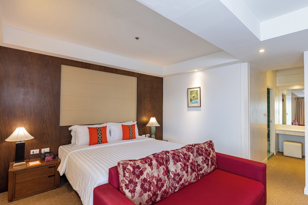 Movenpick Suriwongse Hotel Chiang Mai 24/70