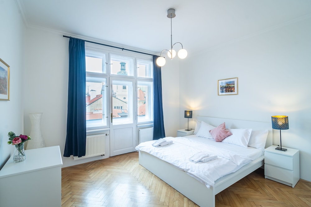 Royal Road Residence 18/50