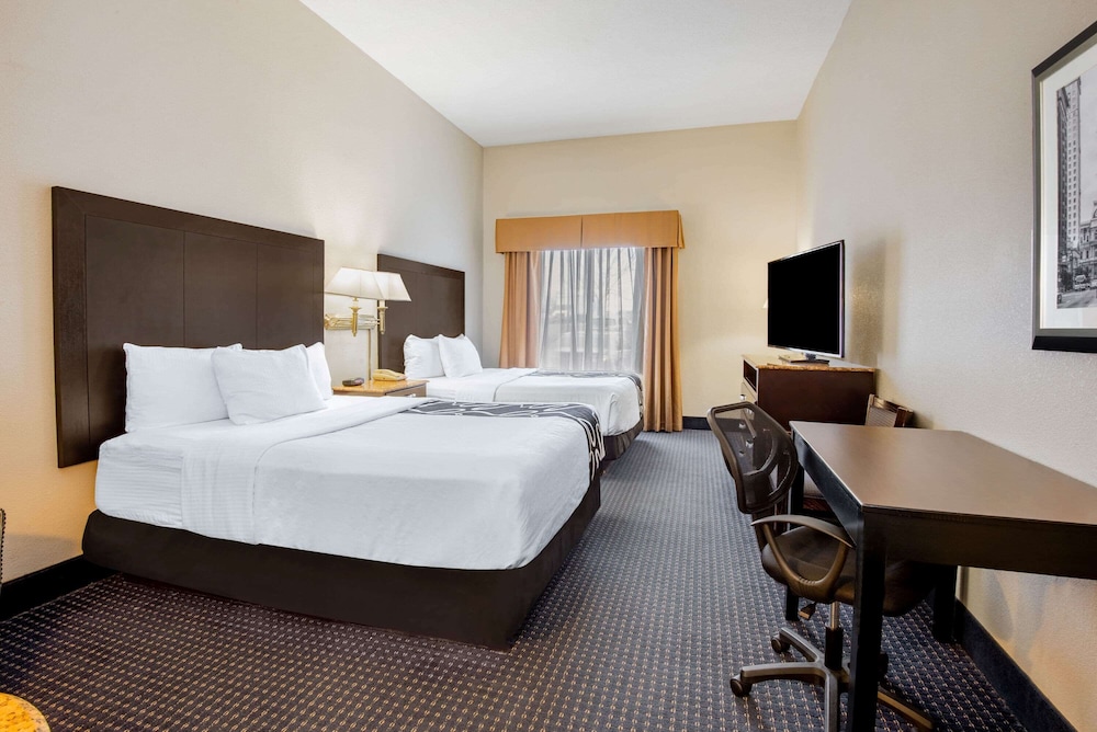 La Quinta Inn And Suites by Wyndham Mt. Laurel - Philadelphia 23/62