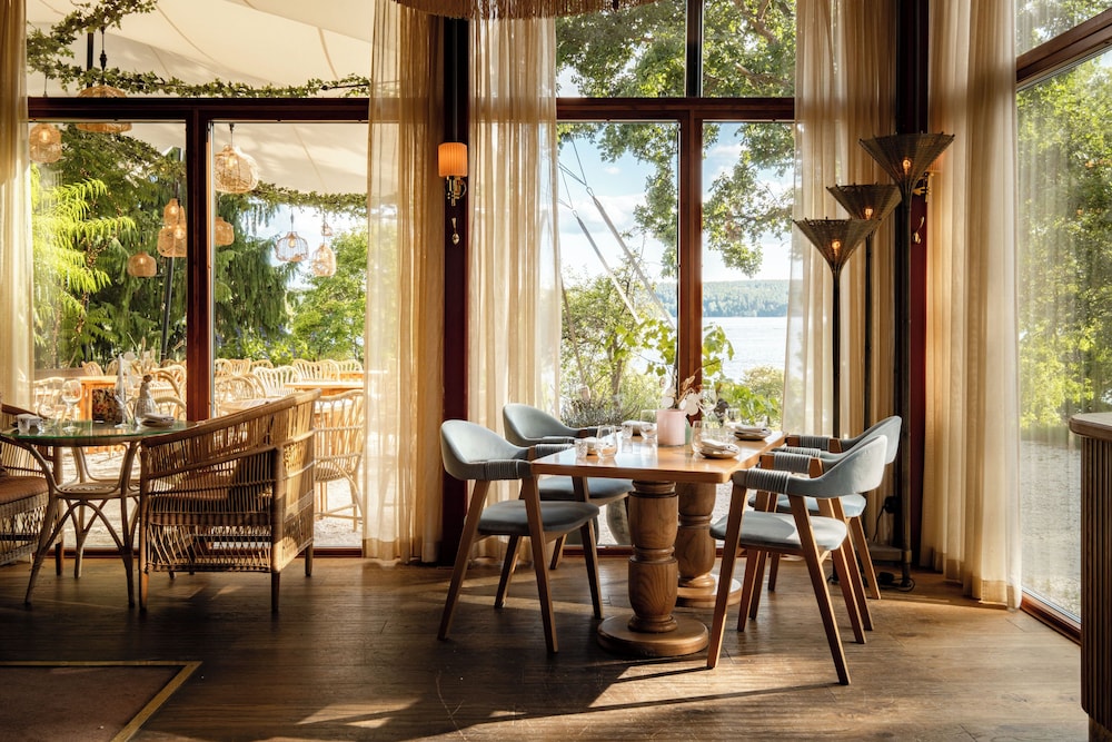 Ellery Beach House 33/45