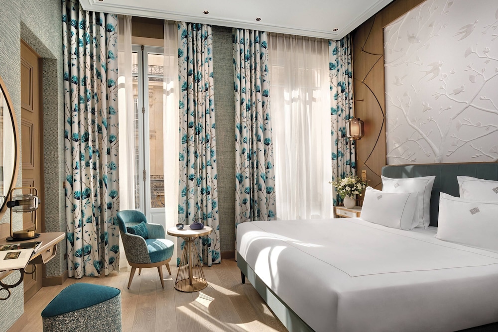 DELUXE, BALCONY