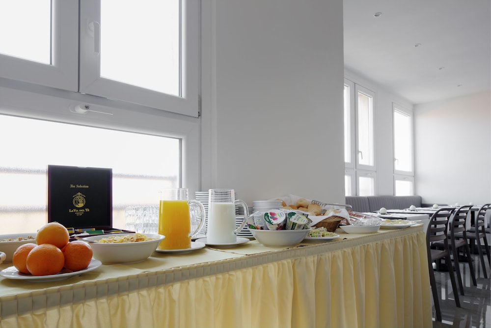 Hotel Cantoria 42/56