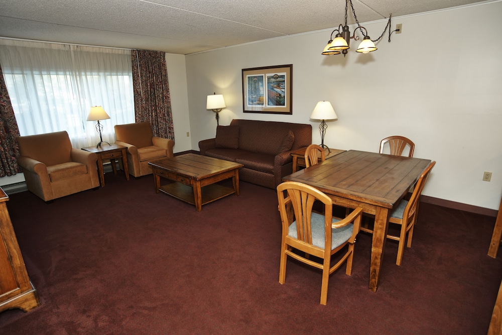 Fireside Inn and Suites Gilford 35/54