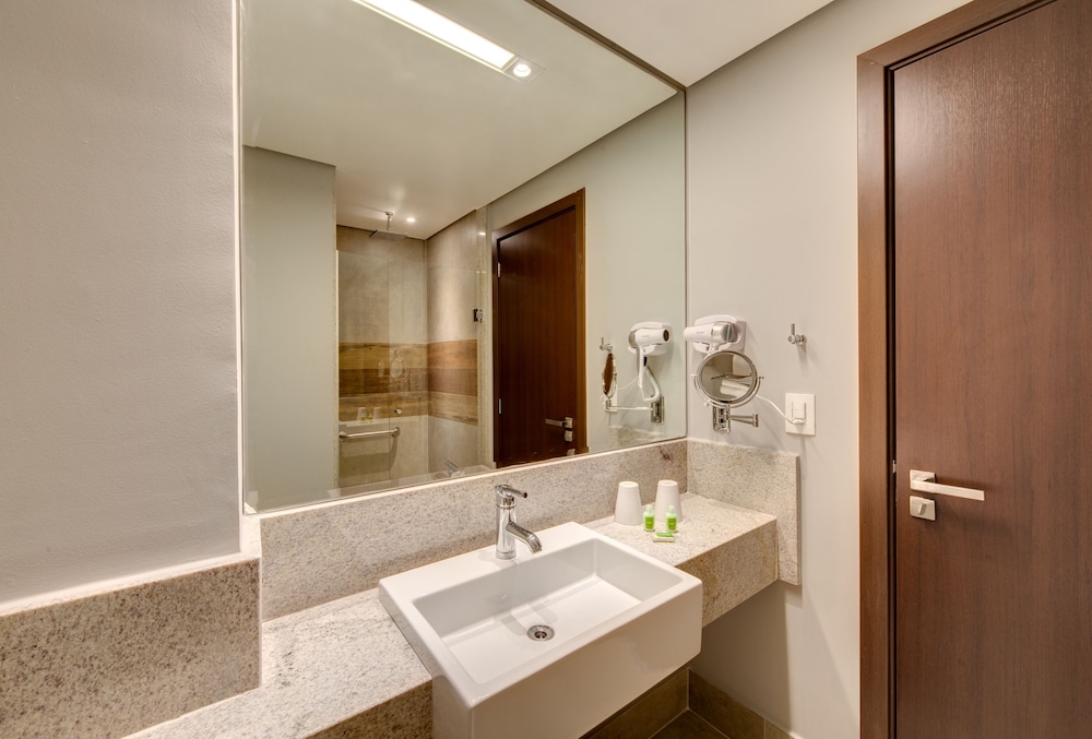 Linx Confins by Wish، Lagoa Santa 48/52