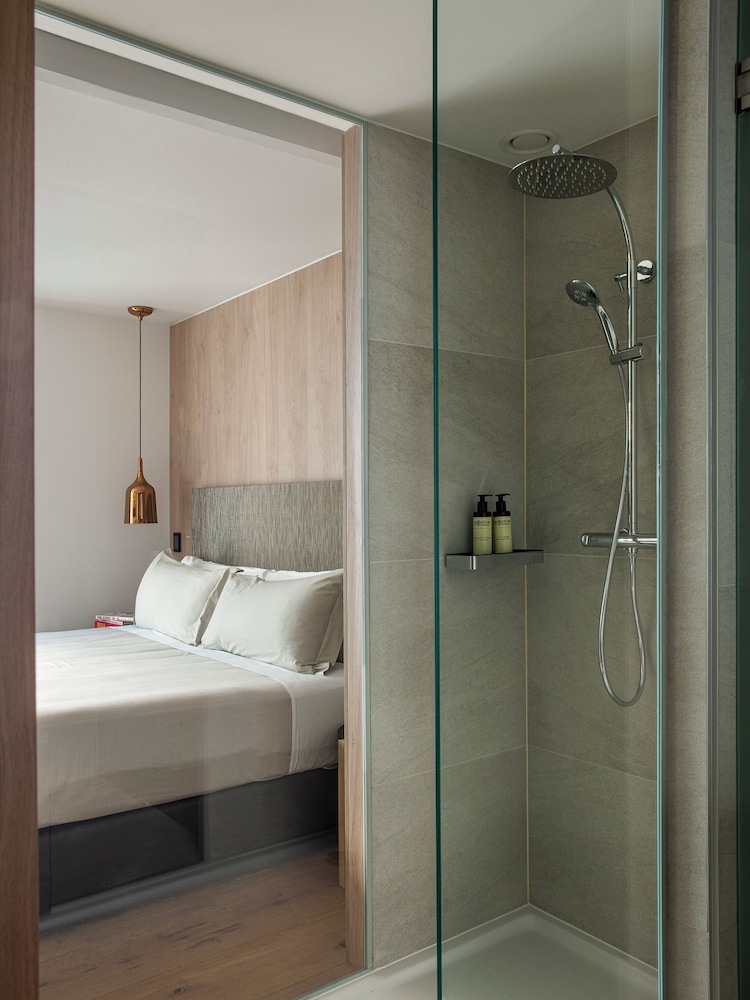 Me, Standard, Twin Beds، ME Barcelona 3/5