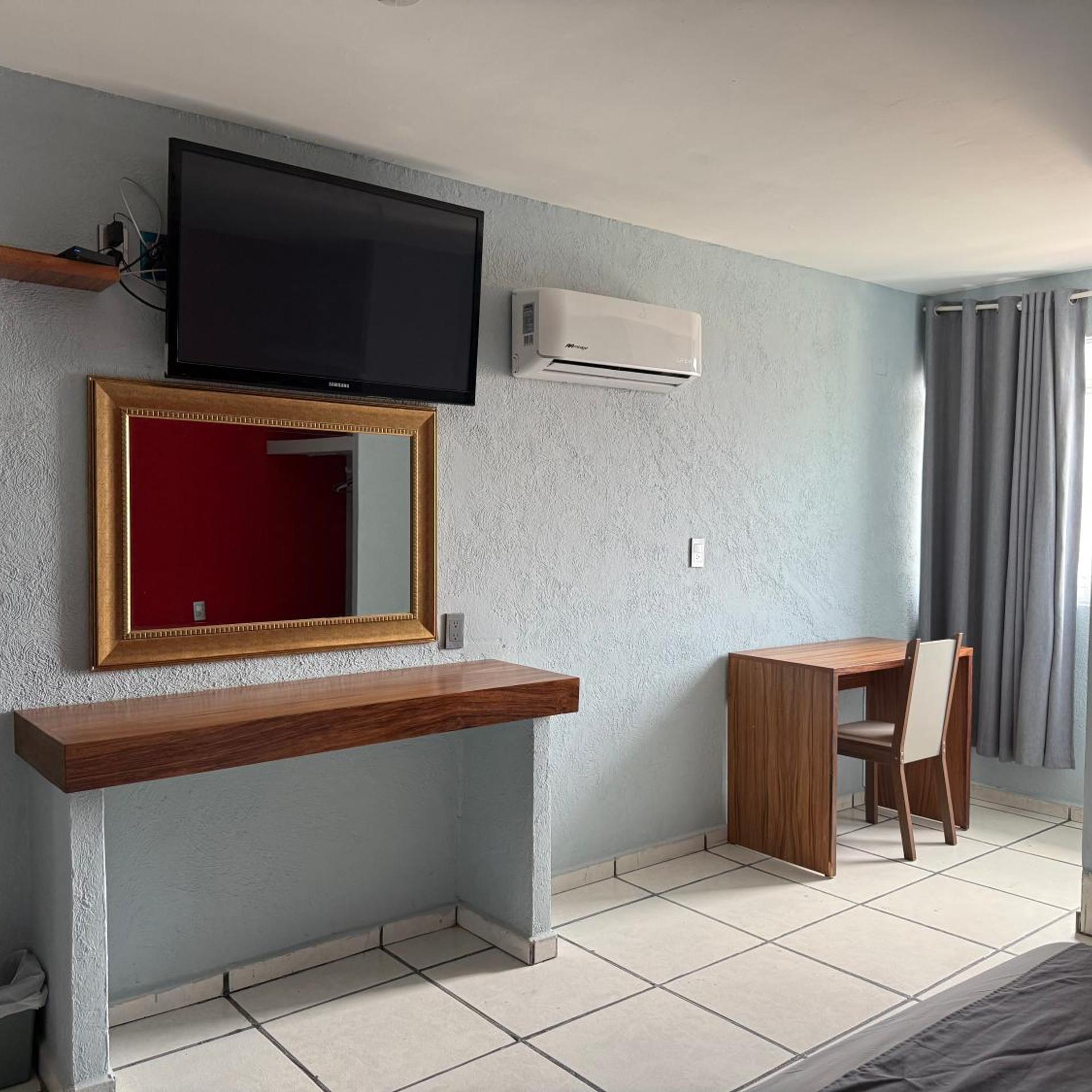 Hotel Plaza Jardin 53/70
