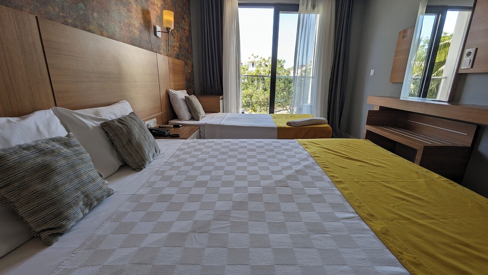 Ramona Hotel 18/45