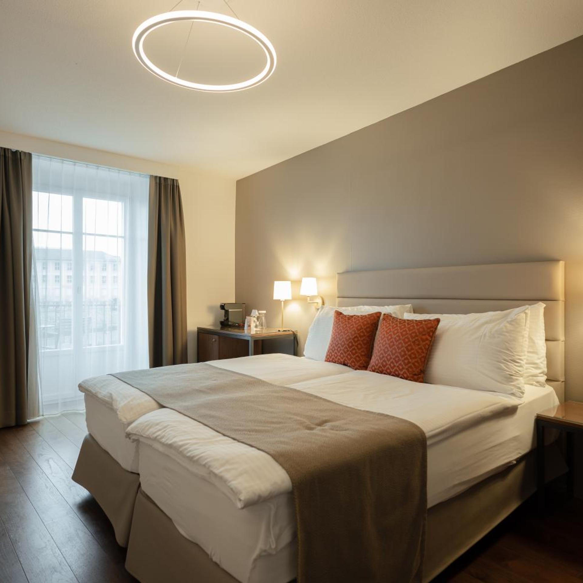 Bridge, Double Bed, Cathedral Bridge View