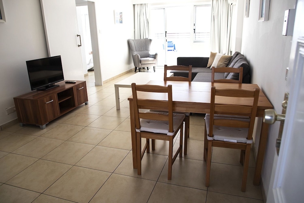 Sun Hall Beach Apartments 46/51