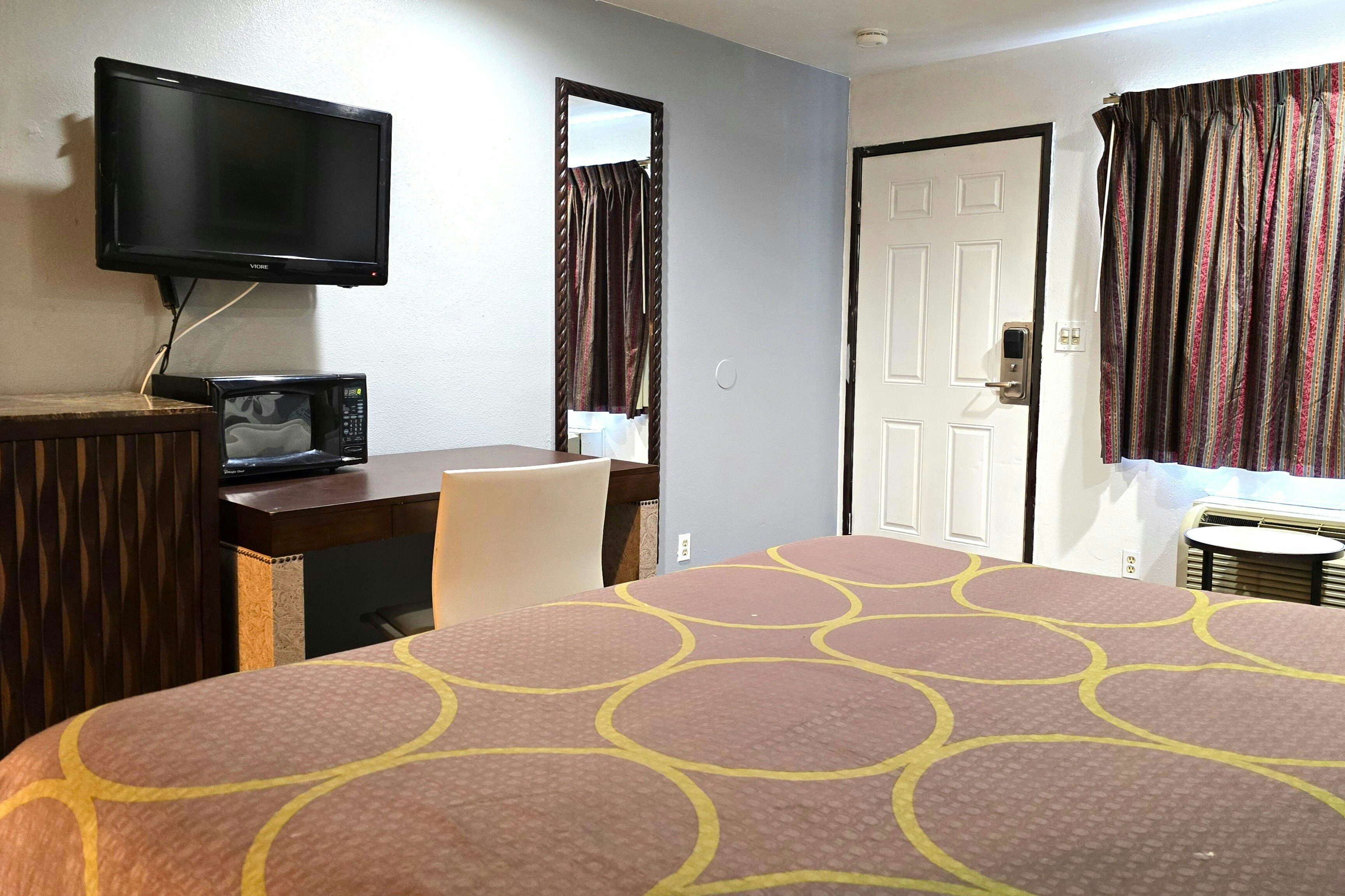 Century Motel 33/39