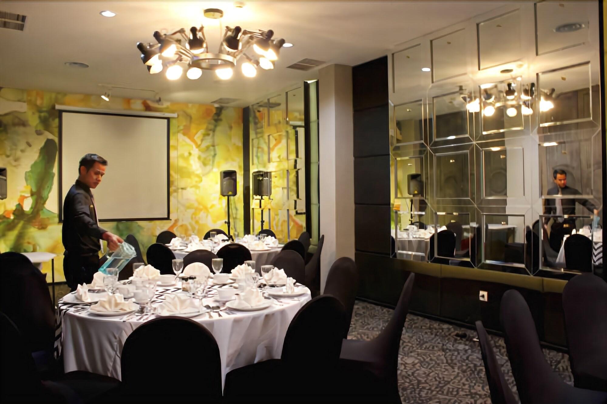Couleur Hotel Jakarta 24/26