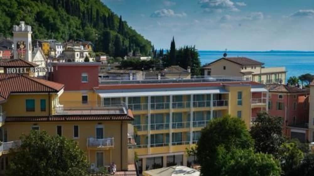Hotel Bisesti 1/50