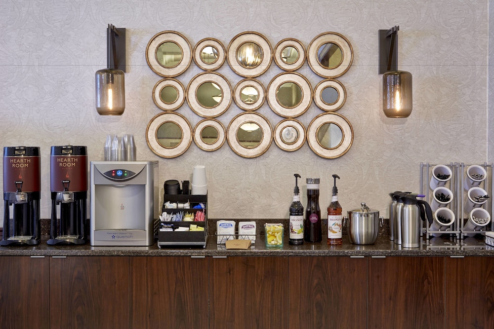 Residence Inn Milwaukee Downtown by Marriott 45/54