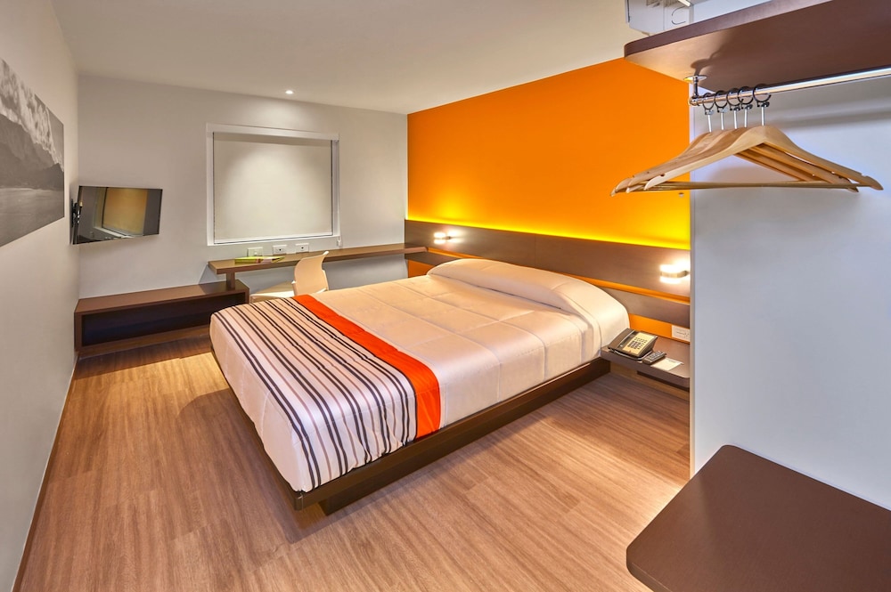 Room, Queen Bed