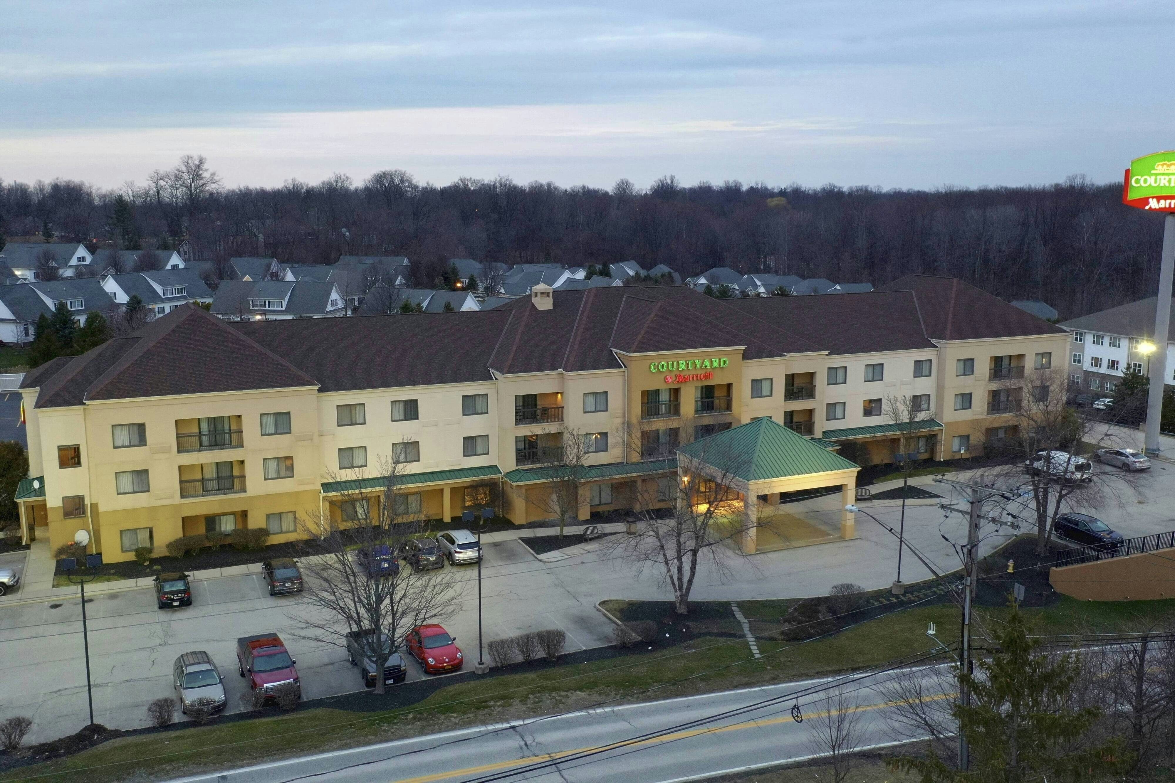 Courtyard by Marriott Cleveland Willoughby 1/5