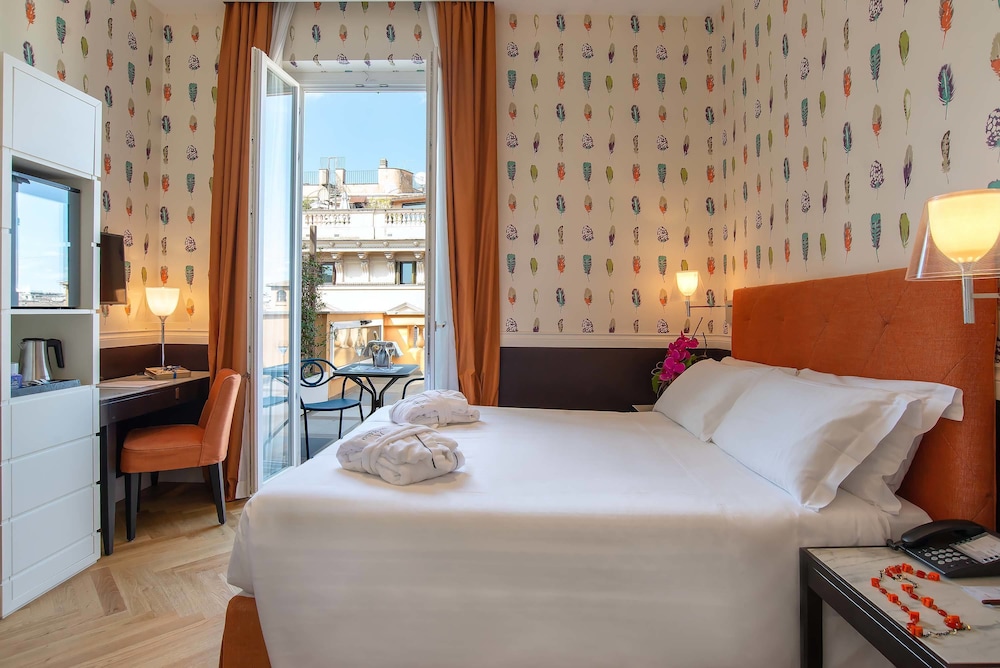 DELUXE, QUEEN BED