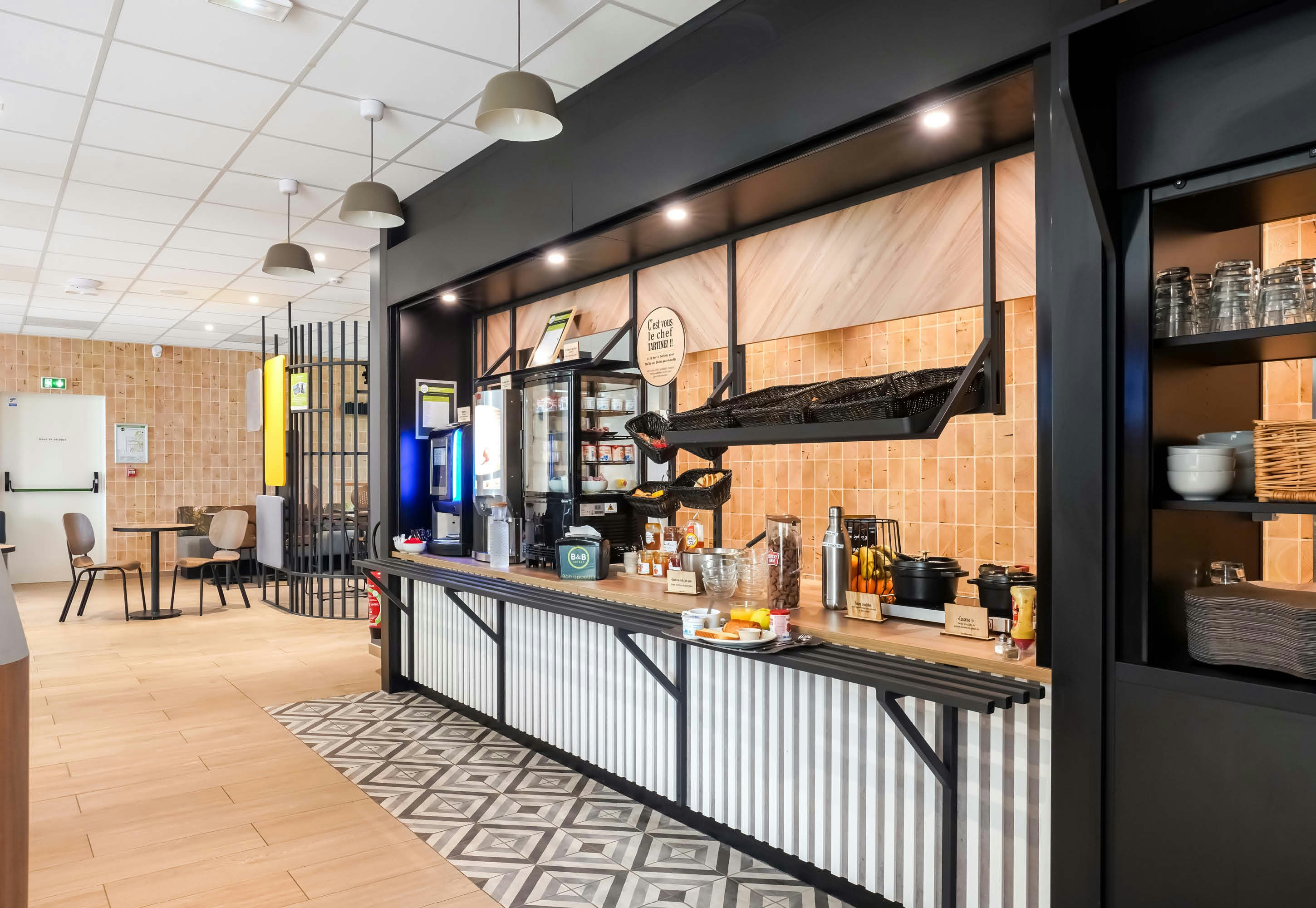 B&B HOTEL Paris Porte d Orleans 38/49