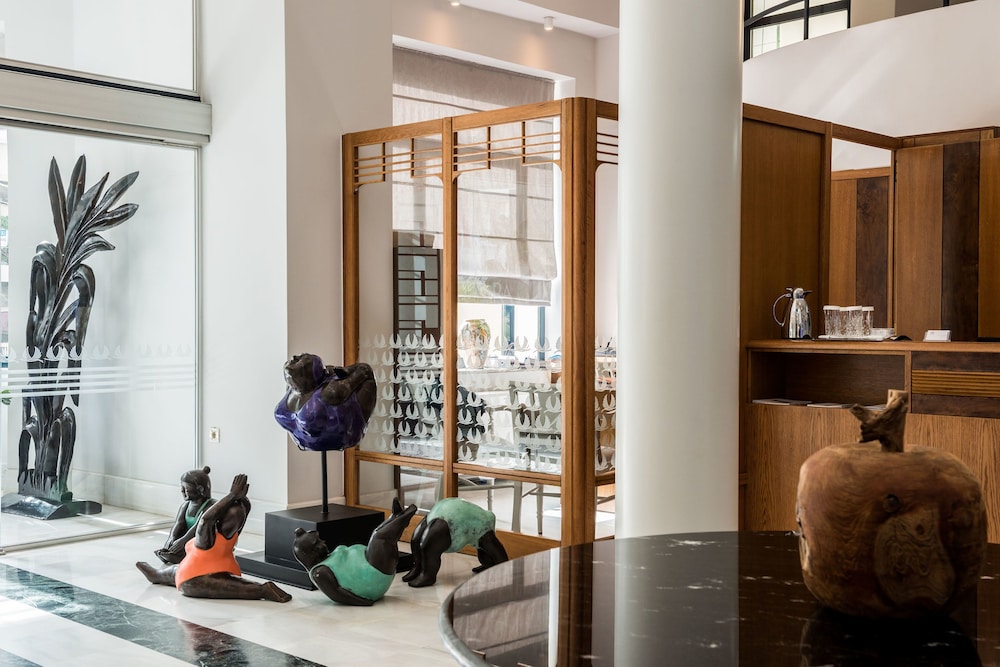 Avra City Boutique Hotel 23/43