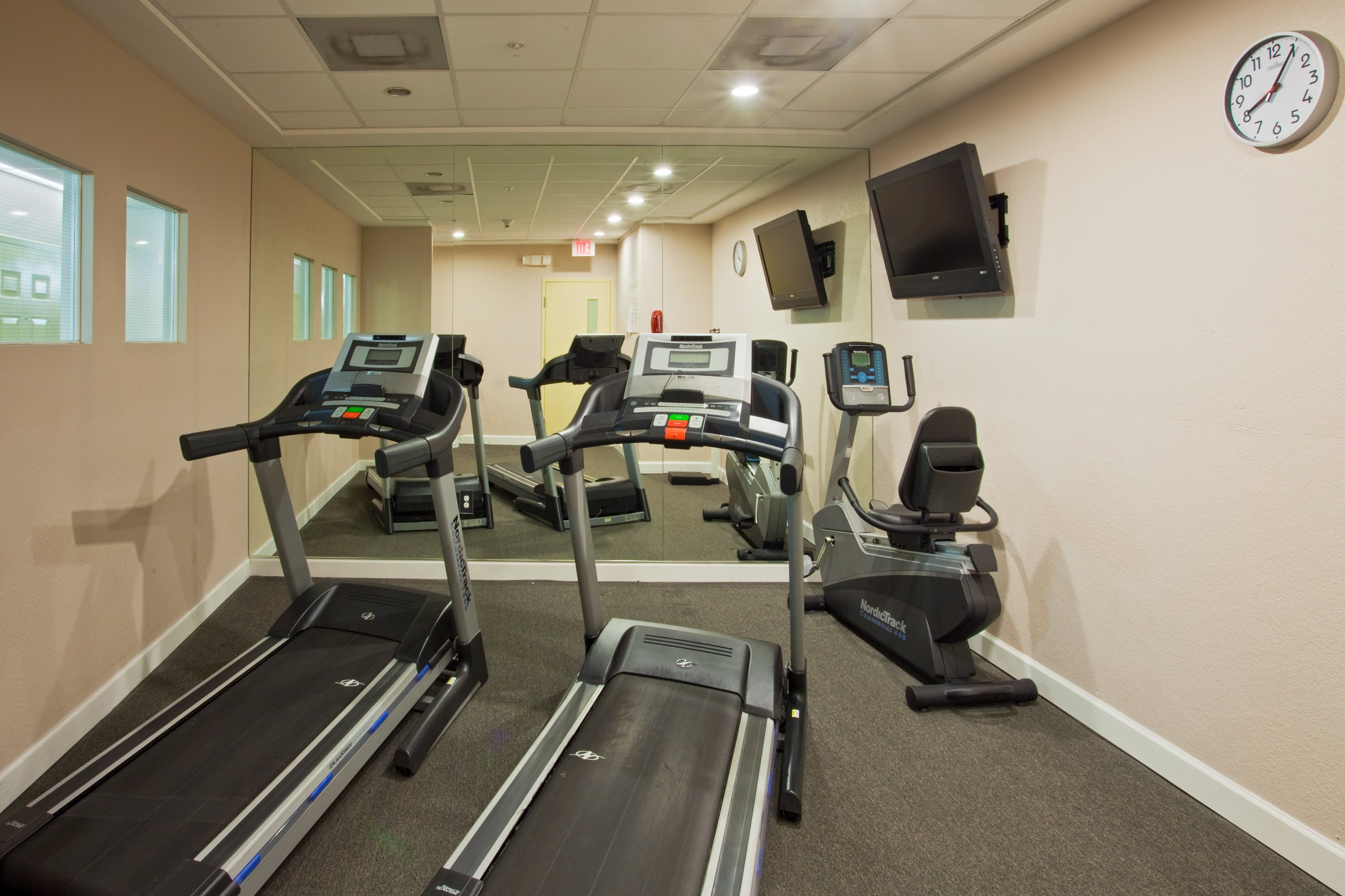 Holiday Inn Express West Palm Beach Metrocentre 47/74