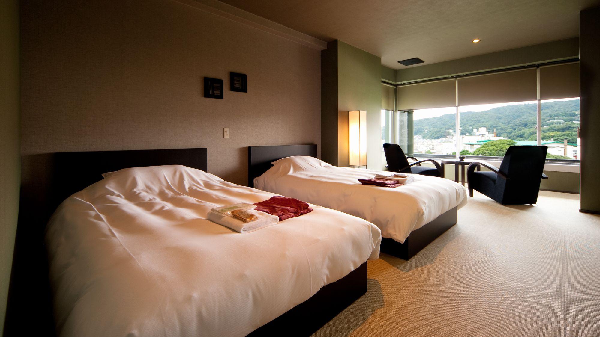 Standard, Twin Beds