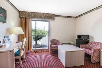 Motel6 Lawrenceville, NJ 30/40