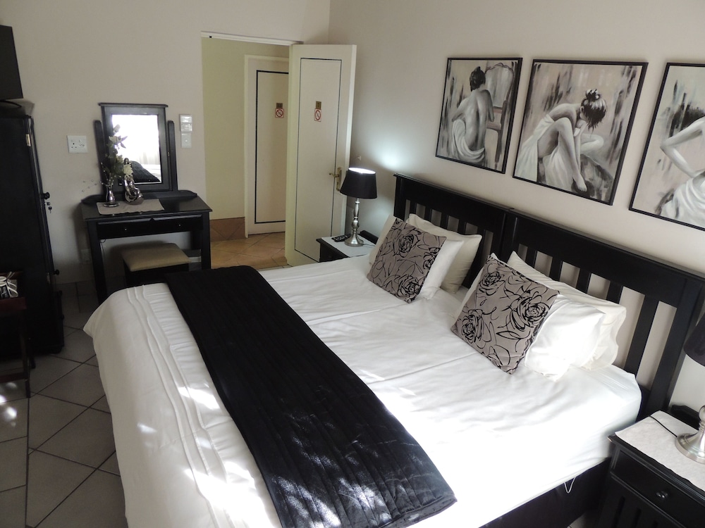 Rita Guest House 24/34