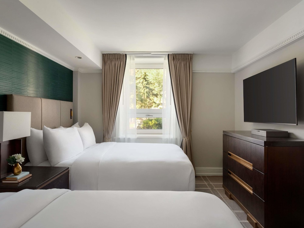 Gatehouse, Suite, 2 Queen Beds, Sofa